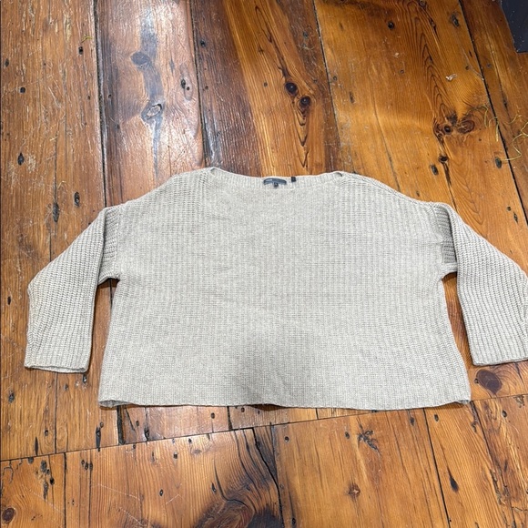 Vince Cream Crew Neck Cropped Sweater Minimalist Style Size Large - Picture 1 of 10